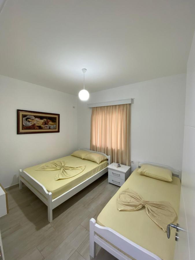 Hotel Andrea Sarande Exterior photo