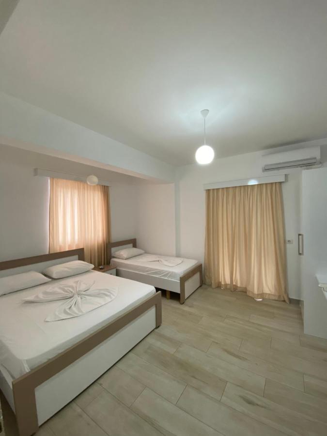 Hotel Andrea Sarande Exterior photo