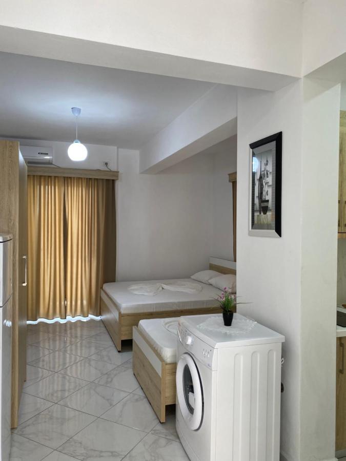 Hotel Andrea Sarande Exterior photo