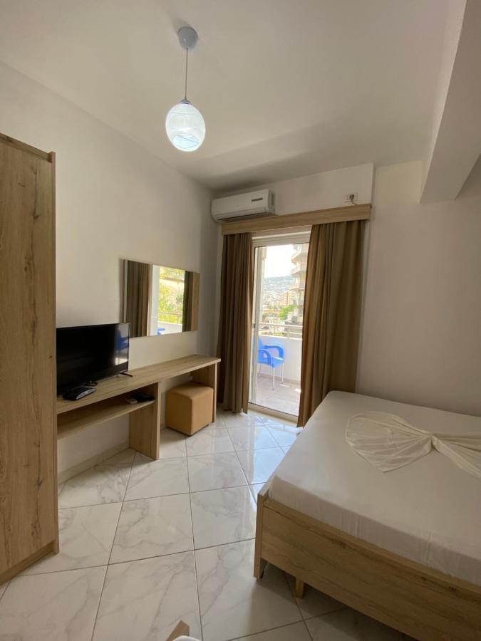 Hotel Andrea Sarande Exterior photo