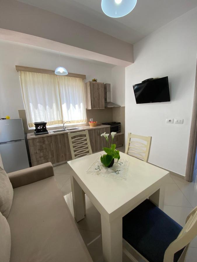 Hotel Andrea Sarande Exterior photo
