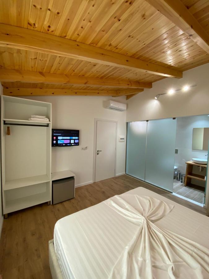 Hotel Andrea Sarande Exterior photo
