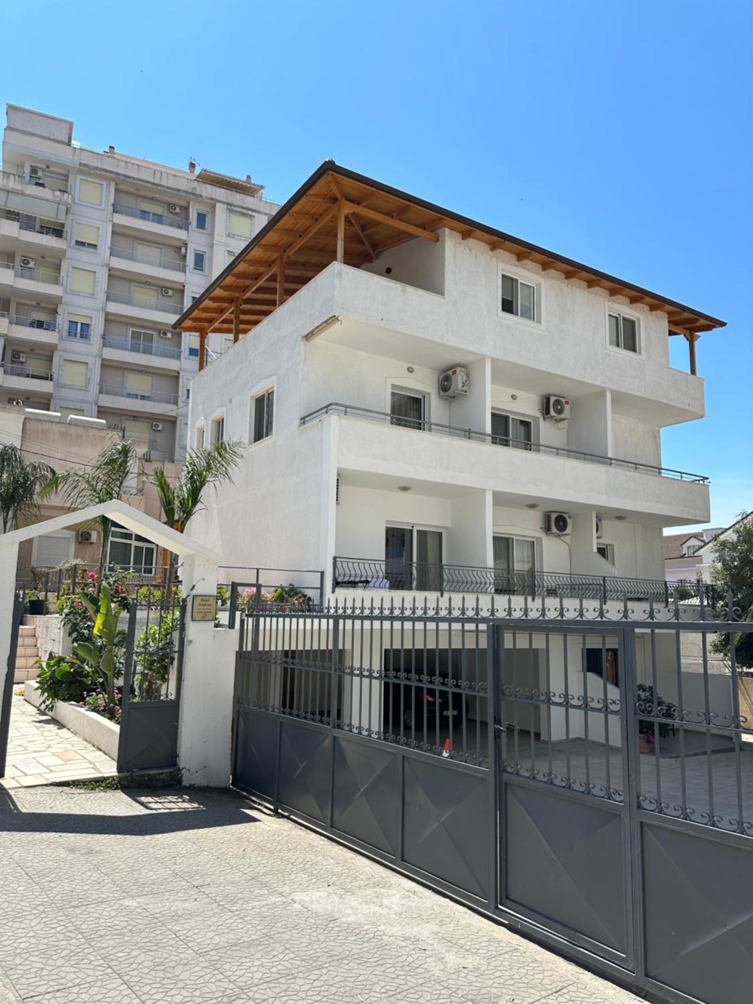 Hotel Andrea Sarande Exterior photo